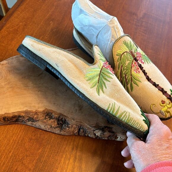 Embroidered & Beaded Slides - Size 8 - Picture 3 of 7